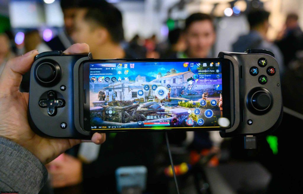 CES 2020: Razer Kishi Gaming Controller Hands-On Images, and More